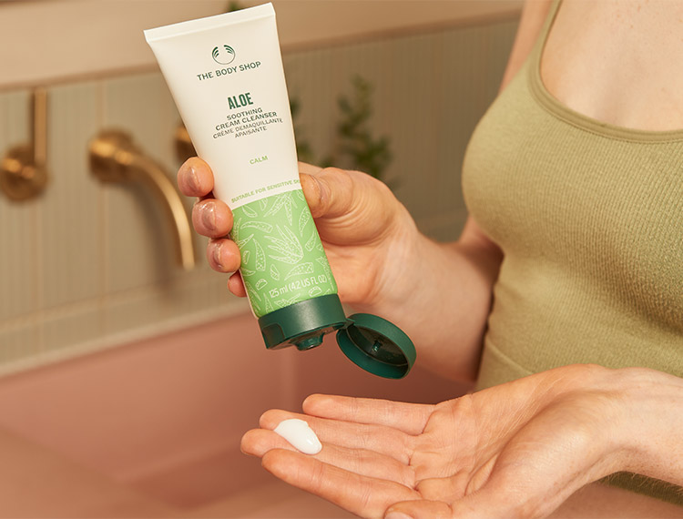 1026554_ALOE_CREAM_CLEANSER_125ML_GOLD_INAEHPS361_2_