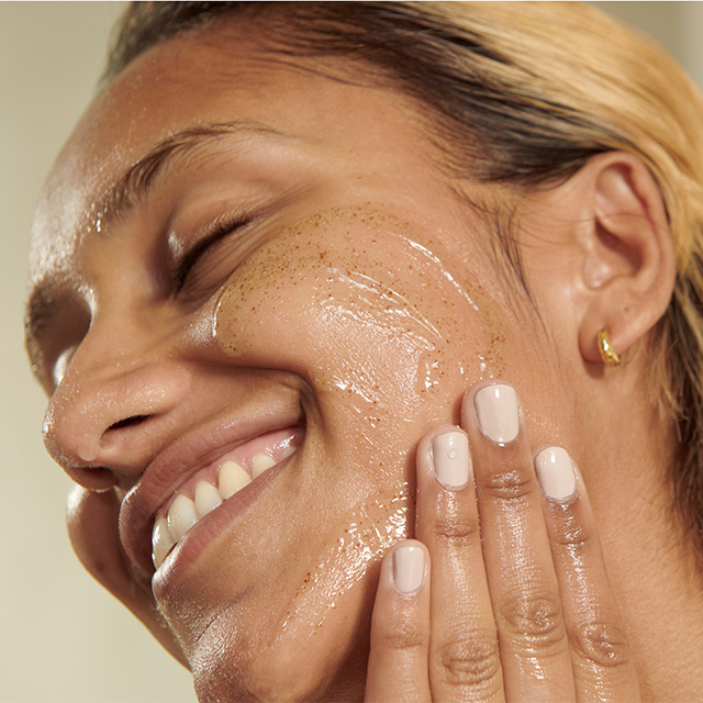 1026863_Seaweed_Exfoliating_Cleanser_100ml_GOLD_INAEHPS450_1_