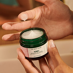 1026979_Vitamin_E_Gel_Cream_50ml_GOLD_INAEHPS445_1