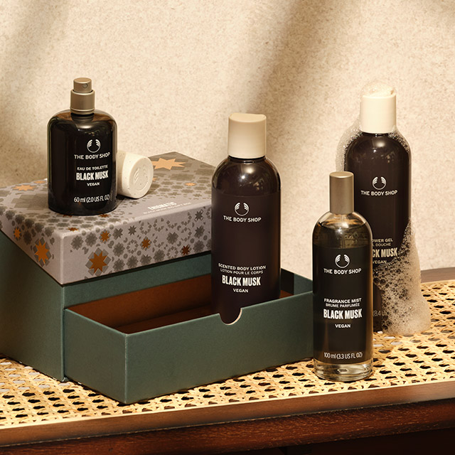 1035928_G4_Deluxe_Black_Musk_RM23_SILV_INAEHPS267
