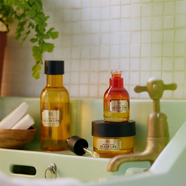 OILS_OF_LIFE_SKINCARE_RANGE_1